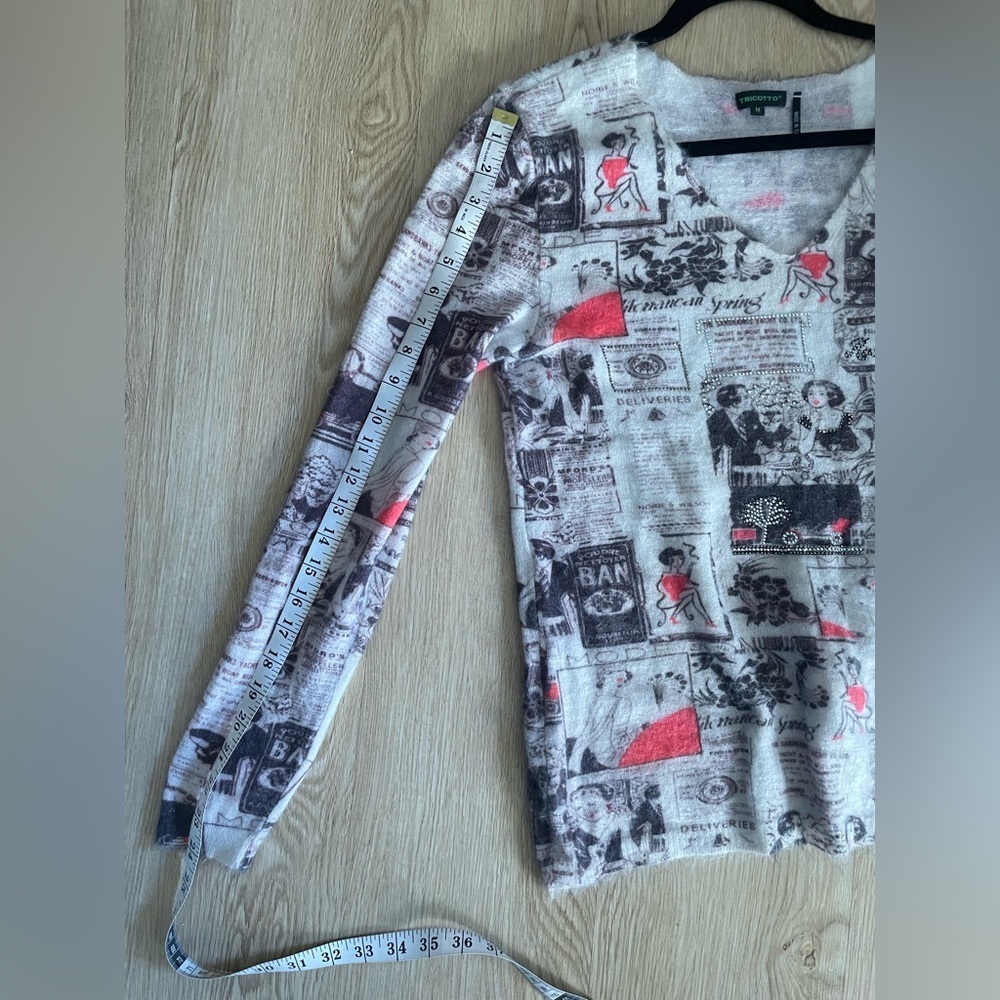 Tricotto M Vintage Newspaper Print Rhinestone V-Neck Sweater Maximalist Art - Picture 11 of 15